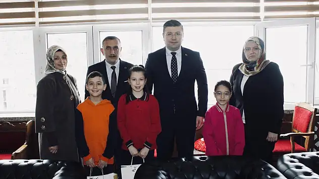 İnebolu'da En Çok Kitap Okuyan Öğrenciler Ödüllendirildi