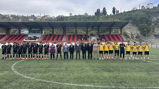 İnebolu'da Kaymakamlık Kupası Futbol Turnuvasında B Grubu Maçları Nefes Kesti