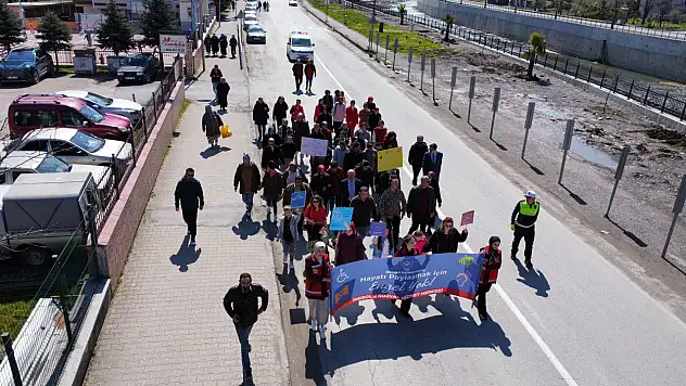 İnebolu'da Otizm Farkındalık Yürüyüşü Yapıldı