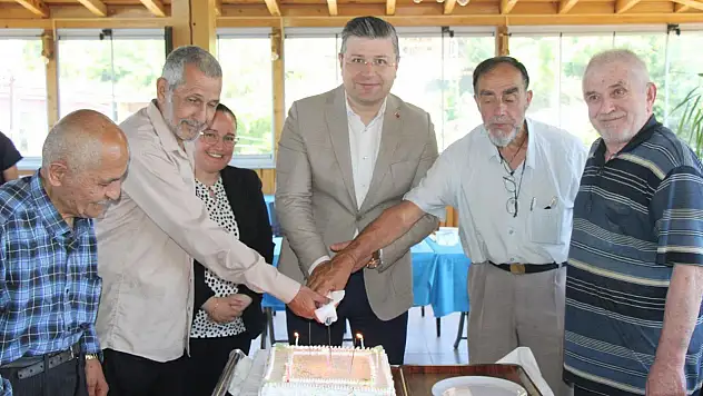 İnebolu Kaymakamı Uçar'dan Huzurevinde Babalar Günü Ziyareti