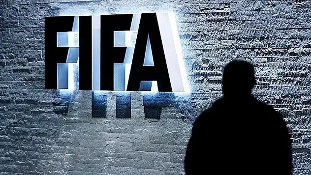 Infantino'yu Eleştiren FIFA'nın 3 Numaralı İsmi Lamour Görevinden Ayrıldı