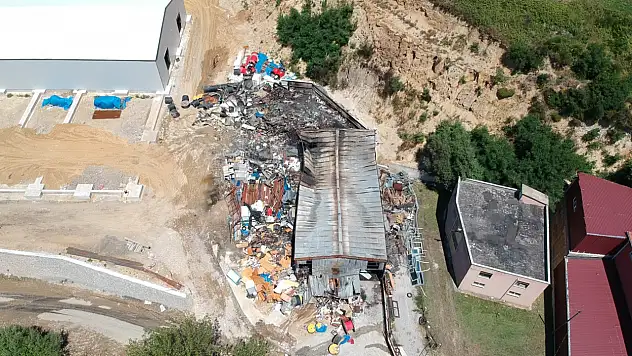 İnşaat firması deposunda yangın
