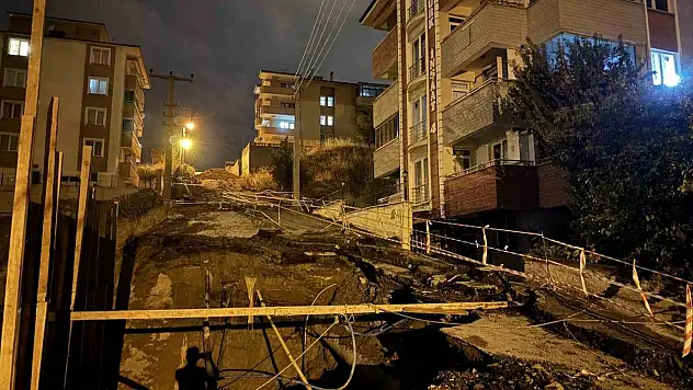 Yolun Bir Kısmı Çöktü