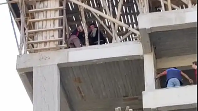 İntihara Kalkıştı, Ekiplerin Müdahalesiyle Kurtuldu