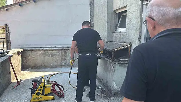 Kediyi Kurtarmak İçin Seferber Oldular
