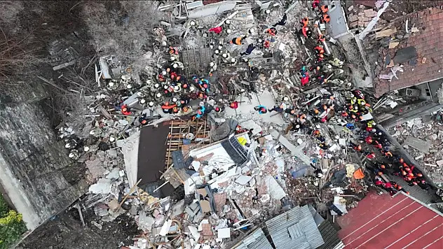 İstanbul'da Doğal Gaz Patlaması Sonucu 2 Bina Çöktü