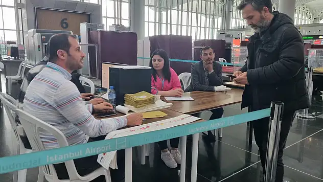 İstanbul Havalimanı'nda oylar kullanılıyor