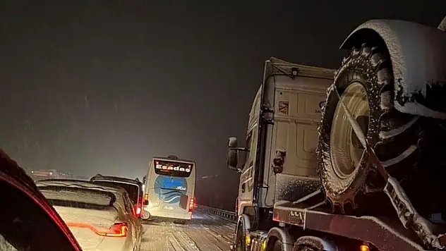 İstanbul İstikametine Araç Geçişlerine İzin Verilmiyor