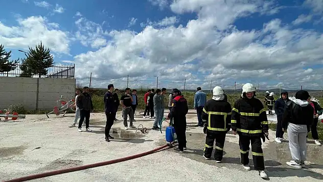 İtfaiye Ekiplerinden Uygulamalı Eğitim