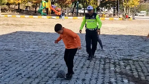 Jandarma Bu Kez Öğrenciler İçin Sahadaydı
