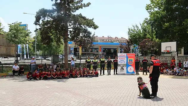 Jandarmadan Öğrencilere Eğitim
