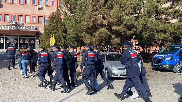 Jandarmadan Uyuşturucu Baskını: 8 Gözaltı