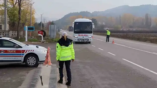 Jandarmadan Yolcu Otobüslerine Sivil Denetim