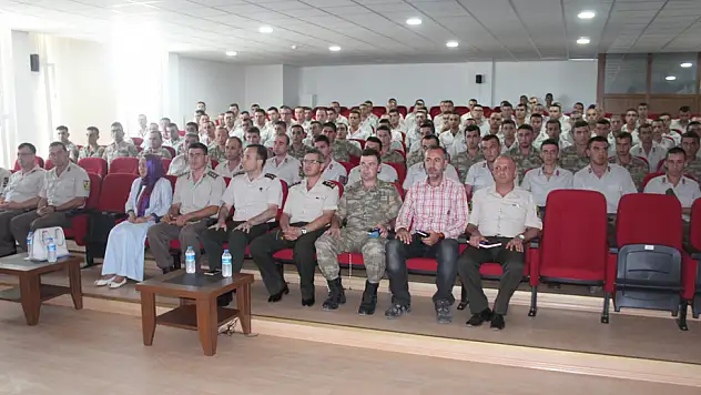 Jandarmalara uyuşturucu ve zararları anlatıldı