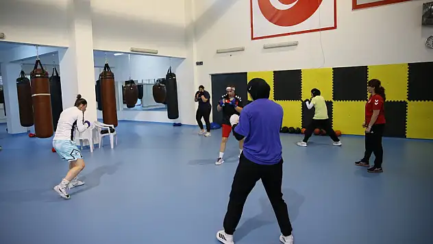 Kadın Boks Milli Takımı, Kampa Girdi