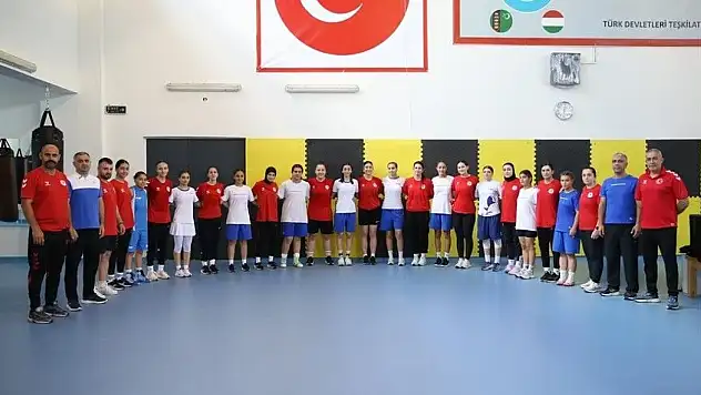 Kadın Boksörlerin 'Sırbistan Planı'