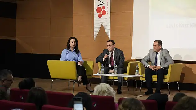 Kadın Hastalıkları ve Doğum Uzmanı Op. Dr. Şengör: 'HPV Aşısı, Rahim Ağzı Kanseri İçin Koruyucu'