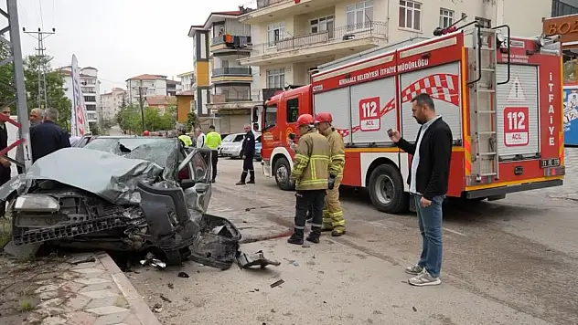 Kahreden Kaza! Anne Öldü, Kızı Ağır Yaralandı