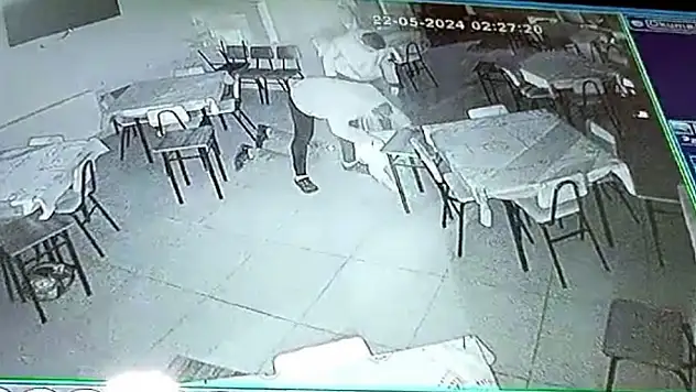 Kahvehaneyi Basıp Çalışanı Darp Ettiler