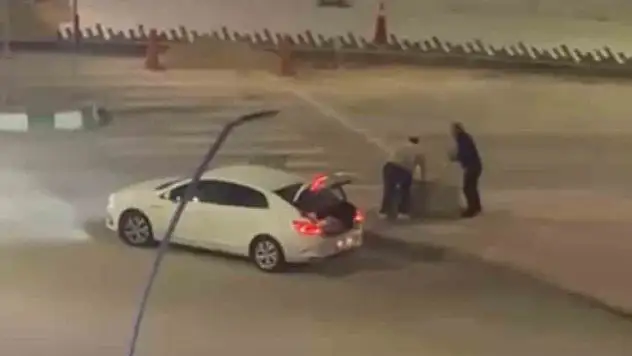 Kaldırım Taşı Çalan 2 Zanlı Yakalandı