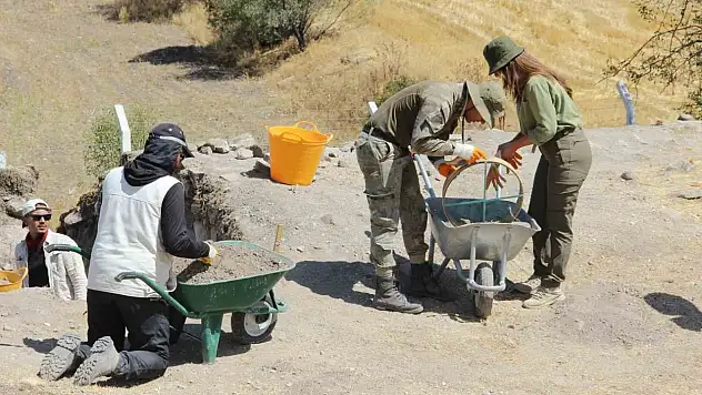Kalehisar'da Selçuklu Tarihinin İzlerini Öğrenciler Gün Yüzüne Çıkartıyor