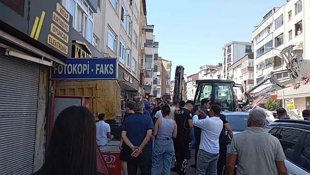 Kamyonun Frenleri Patladı, Dükkana Daldı