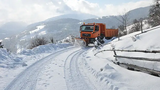 Kapalı köy yolu 27'ye indirildi