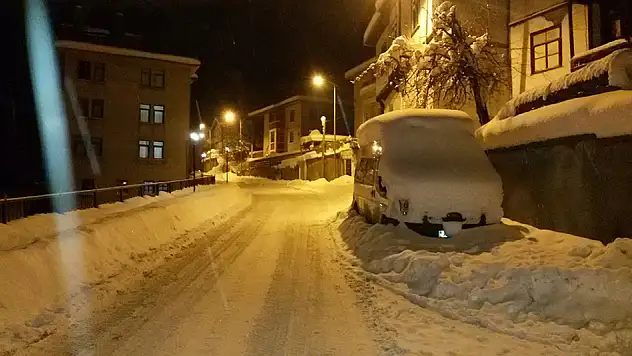 Kar Küre'yi esir aldı