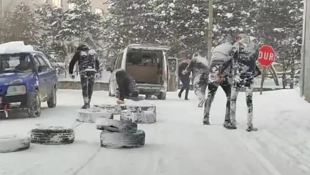 Kar Yağdı, Eğlence Başladı