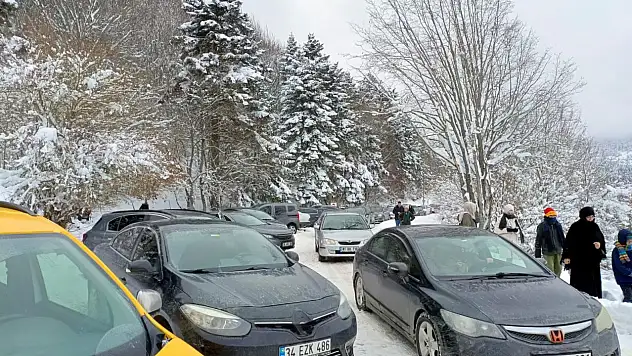 Tatilciler Abant'a Akın Etti