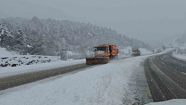 Karabük - Bartın Karayolu Araçların Geçişine Kapandı