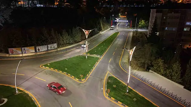 Karabük Belediyesi caddeleri yeniliyor