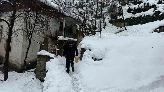 Karabük Belediyesi Kış Şartlarında Hizmetlerini Sürdürüyor