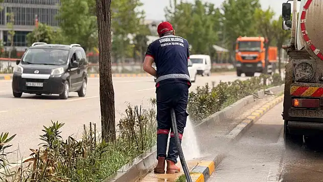 Şehir Genelinde Temizlik Kesintisiz Sürüyor