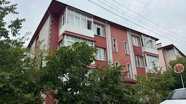 Karabük'te 3. kattan düşen Afganistanlı öğrenci hastaneye kaldırıldı