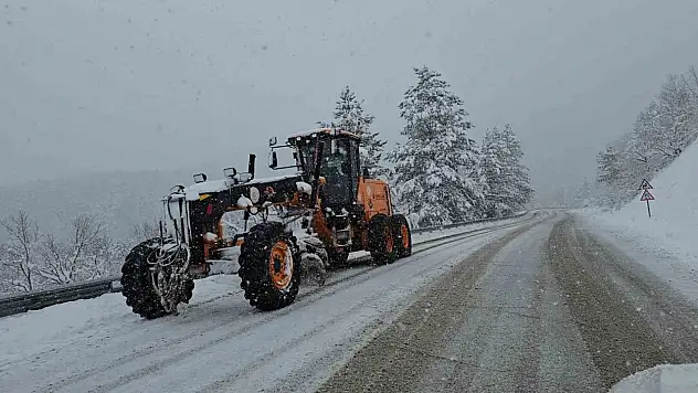 Karabük'te 85 Köy Yolu Ulaşıma Kapandı