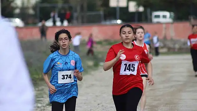 Karabük'te ANALİG Atletizm Kros 1. Etap Yarışmaları Düzenlendi