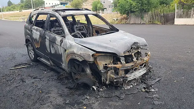 Karabük'te cip alevlere teslim oldu