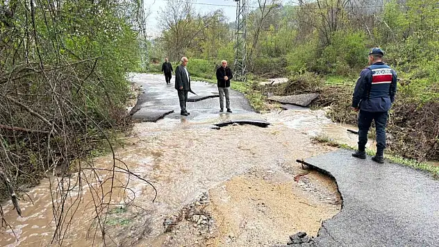 Karabük'te Çöken Köy Yolu Yeniden Ulaşıma Açıldı