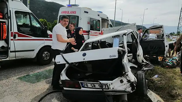 Karabük'te feci kaza: 1 ölü 4 yaralı