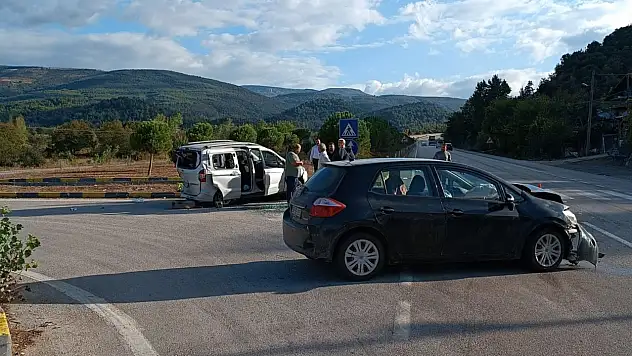 Karabük'te iki ayrı trafik kazası: 6 yaralı
