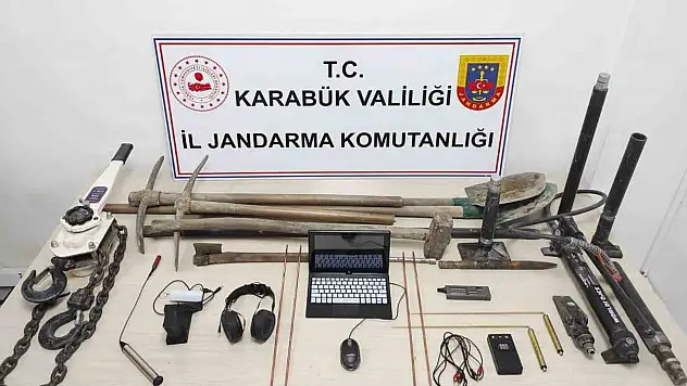 Karabük'te Jandarmadan Kaçak Kazı Ve Uyuşturucu Operasyonu