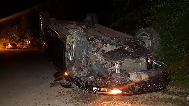 Karabük'te kontrolden çıkan otomobil ters devrildi