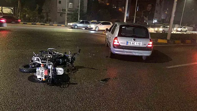 Karabük'te Motosikletle Otomobil Çarpıştı: 1 Yaralı
