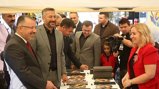Karabük'te öğrenciler 81 ilin kültürünü tanıttı