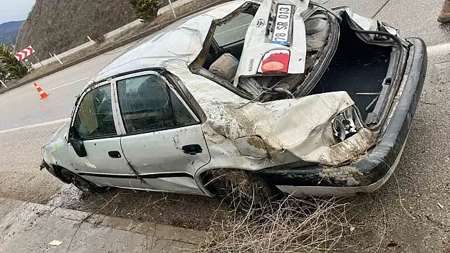 Otomobil Şarampole Devrildi: 1 Ölü, 1 Yaralı