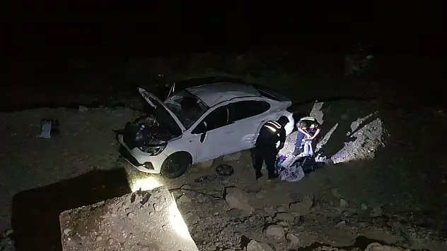 Karabük'te otomobil şarampole uçtu, yaralılar var