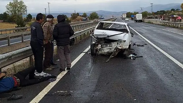 Panelvan Otomobile Çarptı