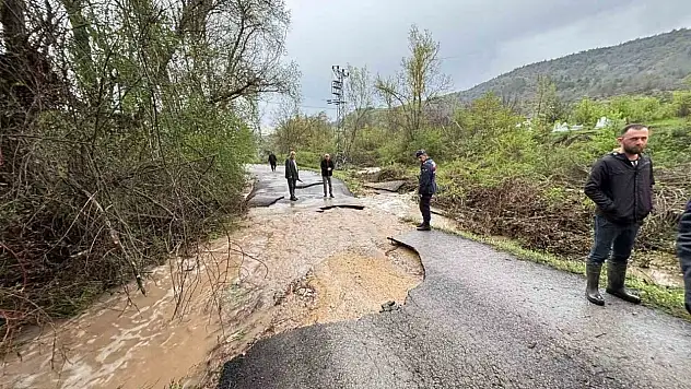 Karabük'te Mahsur Kalan 3 Vatandaşı Kurtardı