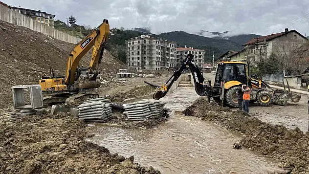 Karabük'te Sağanak Yağış Sonrası Dereler Taştı
